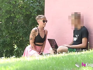 Blondiner 'Can I suck your cock?' Violeta looks for guys in a park