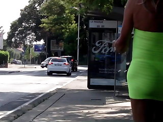 Robe transparente en ville