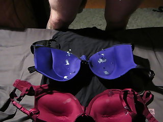 cum inside vs very sexy pushup bra