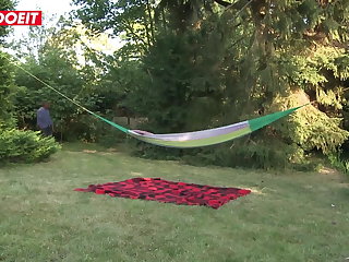 Dvojitá Penetrace LETSDOEIT - Outdoor DP Sex with Skinny French Babe