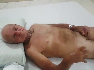 Idade+Jovem grandpa wanking 02