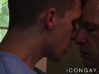 Mature gay Rodney Steele pleases young twink Kory Houston