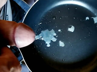 Буккаке cumshot on hot fring pan334