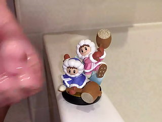 Hotglue: Ice Climbers amiibo