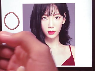 Masturbace SNSD Taeyeon Cum Tribute 3