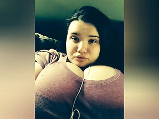 Főiskola GIGANTIC Barely 18 TITTYS