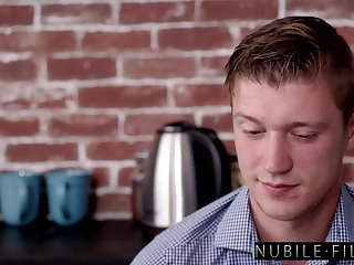 Smokeshow Barista Eliza Ibarra Slips Dude Her Number