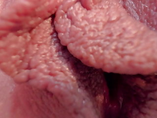 진동 Close-up pussy with extremely detail