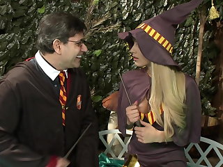 Ξύλο Henry Potter fucks all sluts of Wizardy School hard & rough