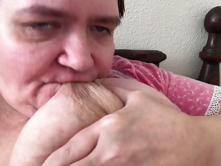 Fisting Bbw whore sucking on own breast