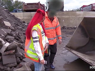 Offentlig Nakenhet Strange Worker Seduce German Redhead Teen Bareback Outdoor
