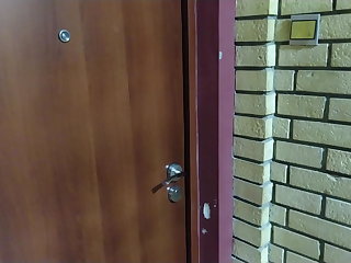 Russisch Cheating wife sucked neighbor's dick in the entrance