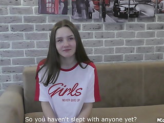 REAL VIRGIN TEEN GIRL LOSES HER VIRGINITY