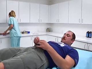 Upratovanie White Nurse