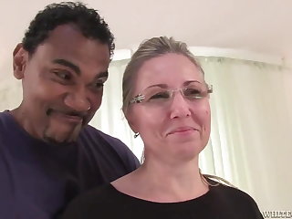 Indisk Stepmom has sex with friend