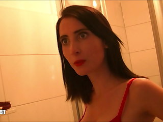 Paní Cuckold licks cum from a stranger