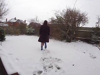 Blottande Pregnant wife Flashing Naked in the Snow