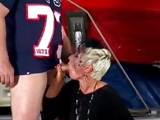 Nylon Auch Witwen wollen noch gefickt werden