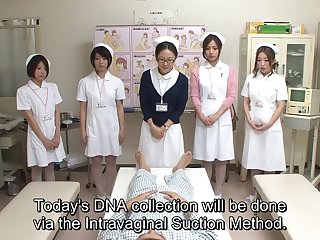Japoński JAV CMNF group of nurses strip naked for patient – Subtitled