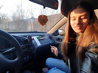 Vyzdvihnúť Picked up a slut – risky car blowjob with cum swallowing