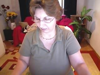 성숙한 Busty mature on webcam.flv