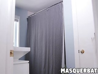 Freaky dude gives a blowjob to his new muscular roommate